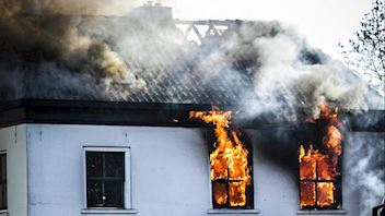 Building on fire, campaign image expert webinar Eisma Bouwmedia